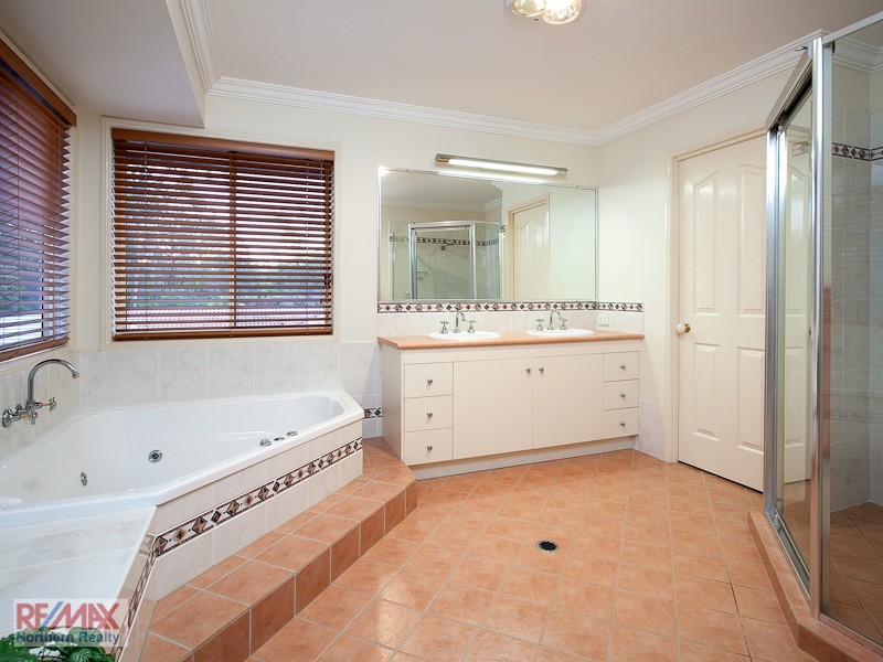 24 Country Club Drive, Albany Creek QLD 4035