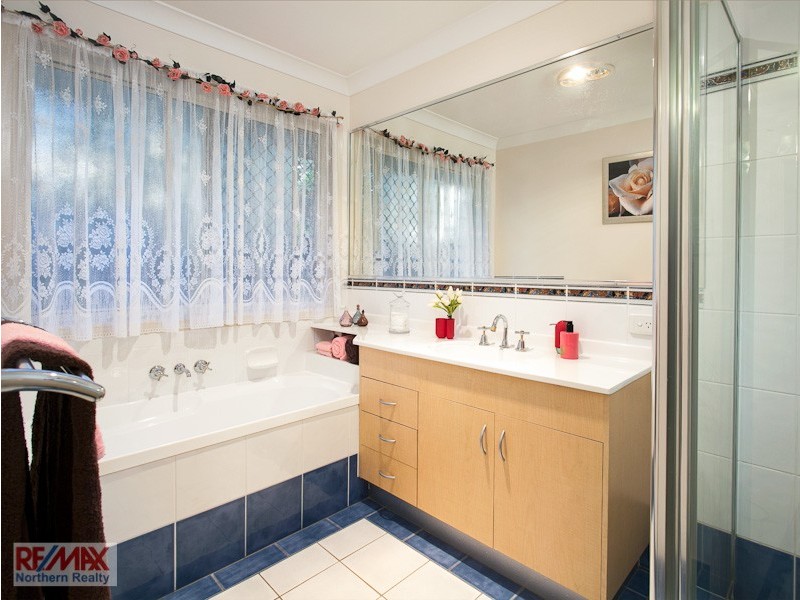 18 Pine Valley Drive, Joyner QLD 4500