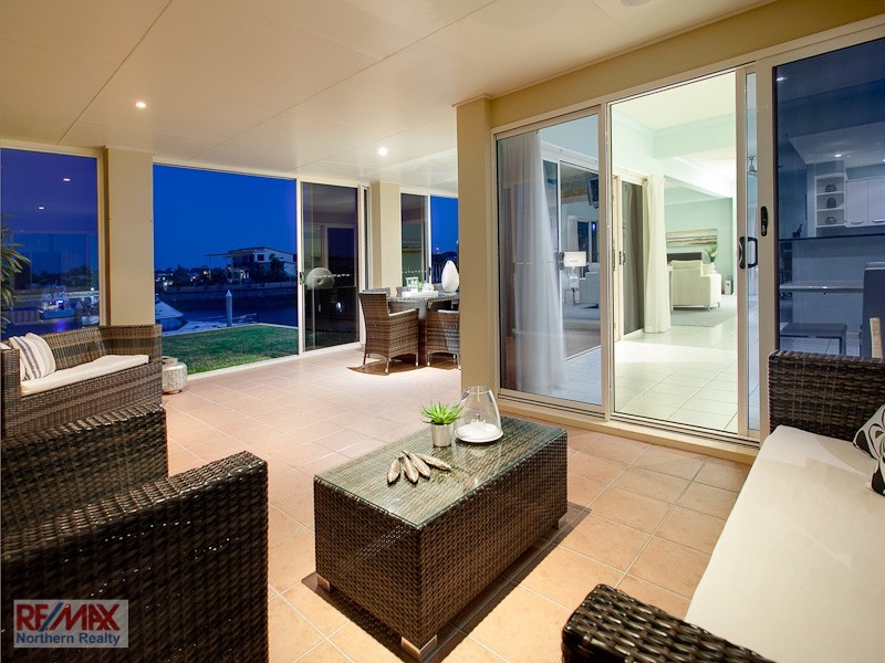 32 AURORA PL, Newport QLD 4020