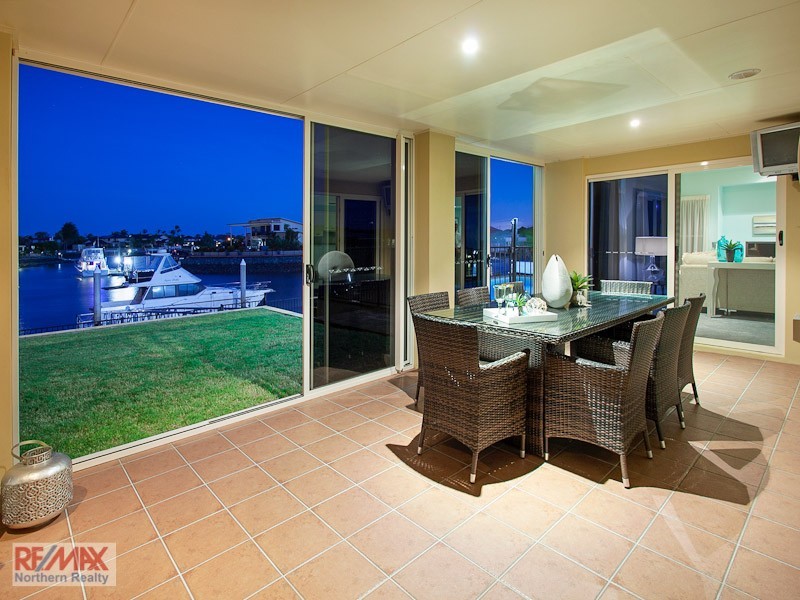 32 AURORA PL, Newport QLD 4020