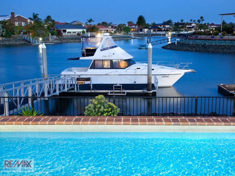 32 AURORA PL, Newport QLD 4020