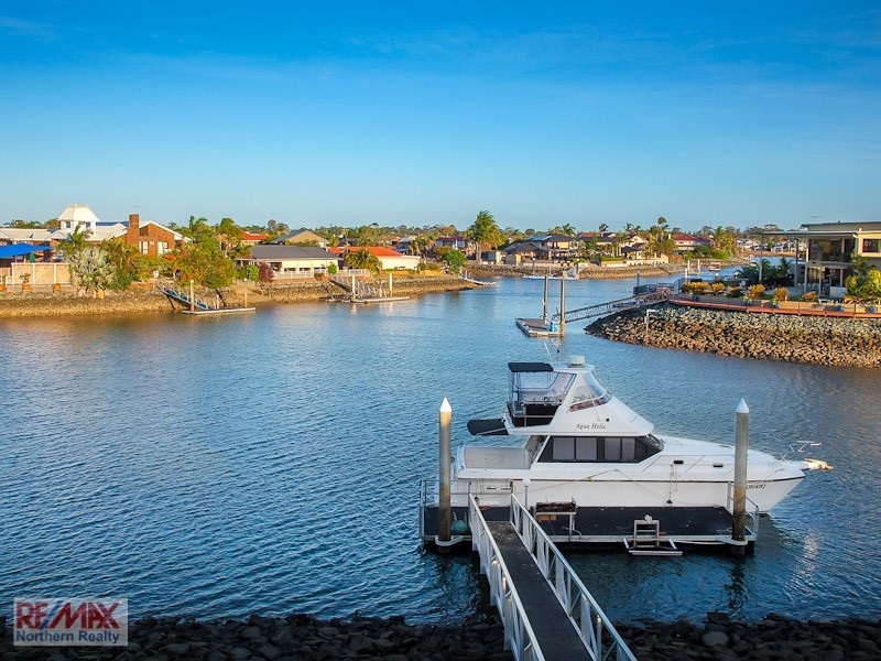 32 AURORA PL, Newport QLD 4020