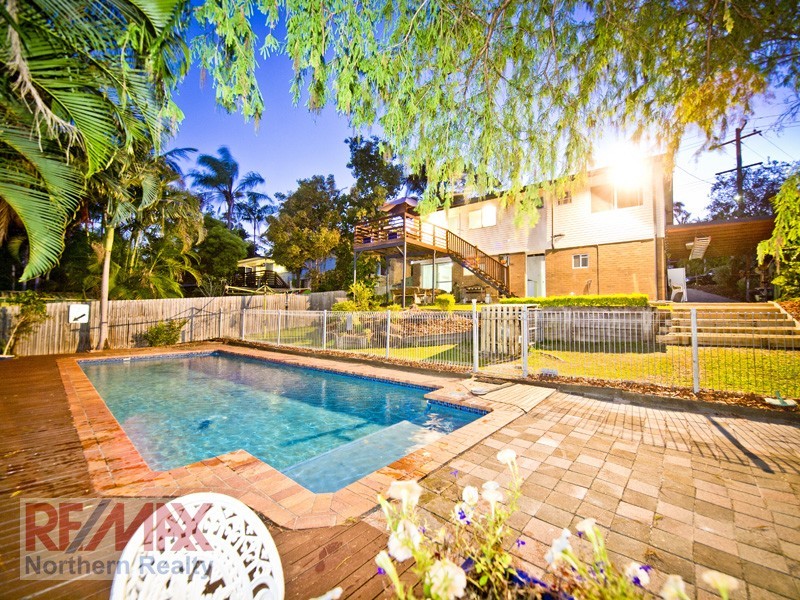 60 Folkstone Ave, Albany Creek QLD 4035