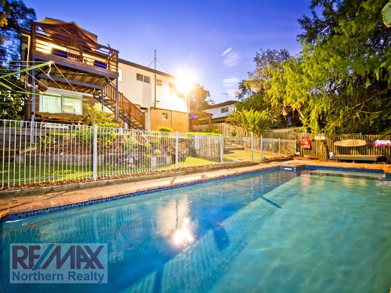 60 Folkstone Ave, Albany Creek QLD 4035