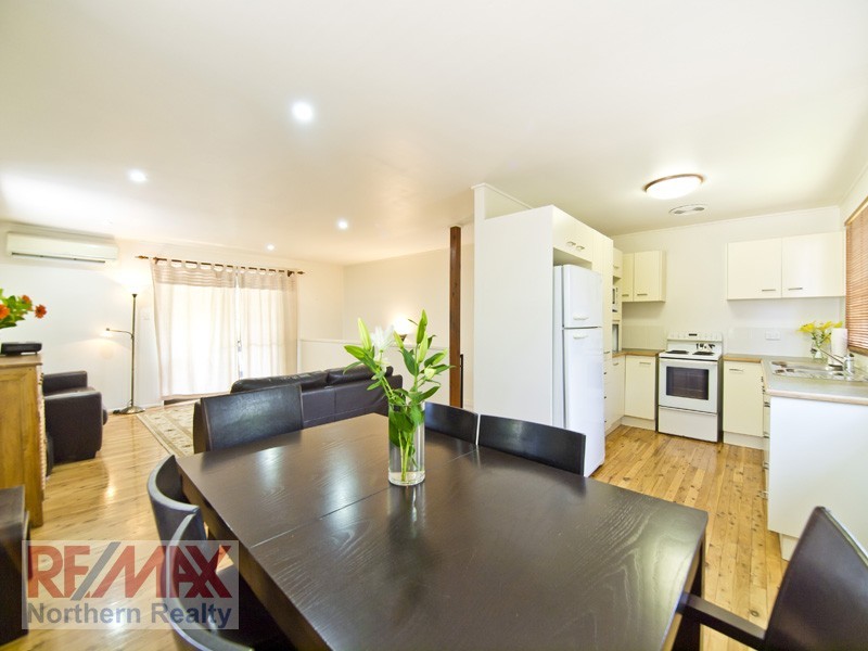 60 Folkstone Ave, Albany Creek QLD 4035