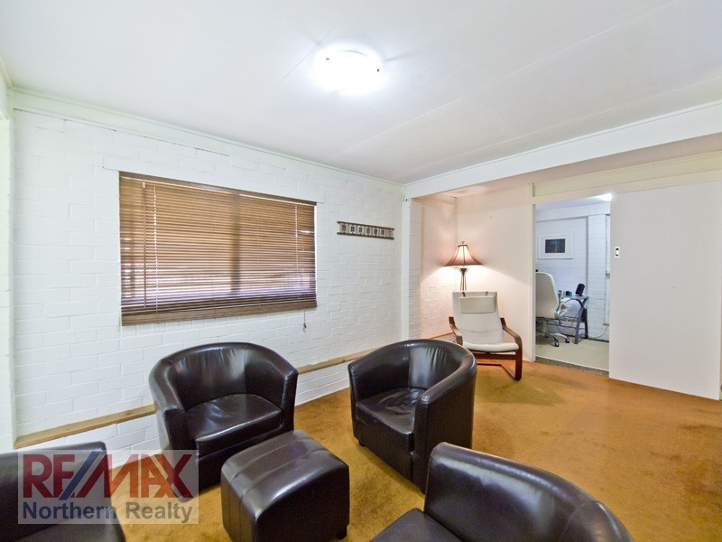 60 Folkstone Ave, Albany Creek QLD 4035