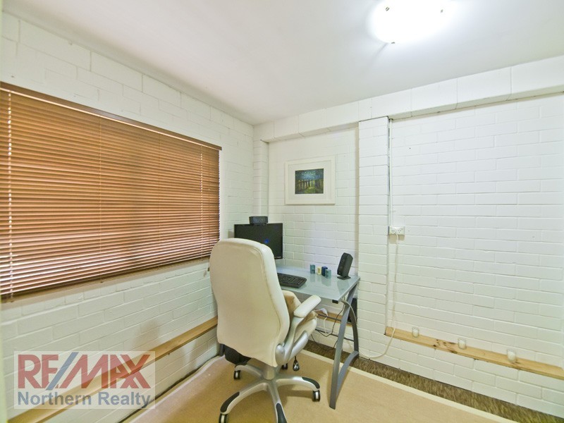 60 Folkstone Ave, Albany Creek QLD 4035