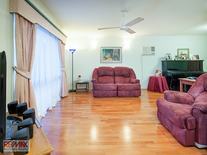 6 Twilight Court, Regents Park QLD 4118