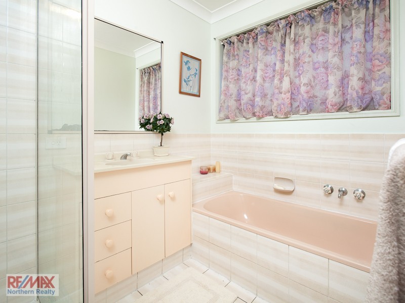 6 Twilight Court, Regents Park QLD 4118