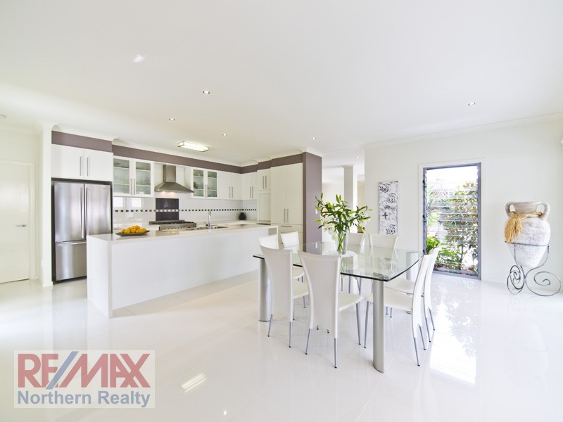 2 Jubilee Court, Eatons Hill QLD 4037