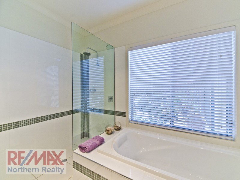 2 Jubilee Court, Eatons Hill QLD 4037