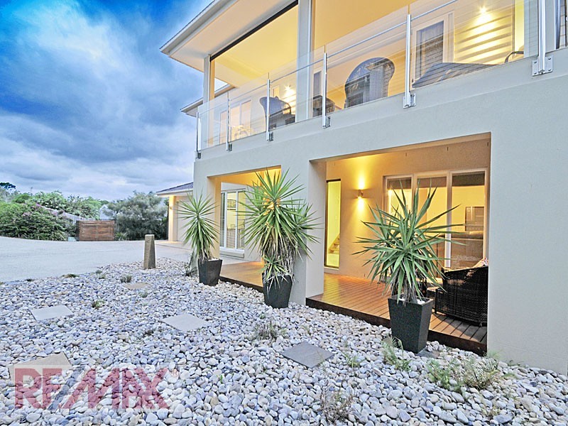 15 Buttonwood Cl, Albany Creek QLD 4035