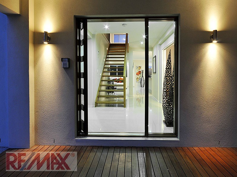 15 Buttonwood Cl, Albany Creek QLD 4035