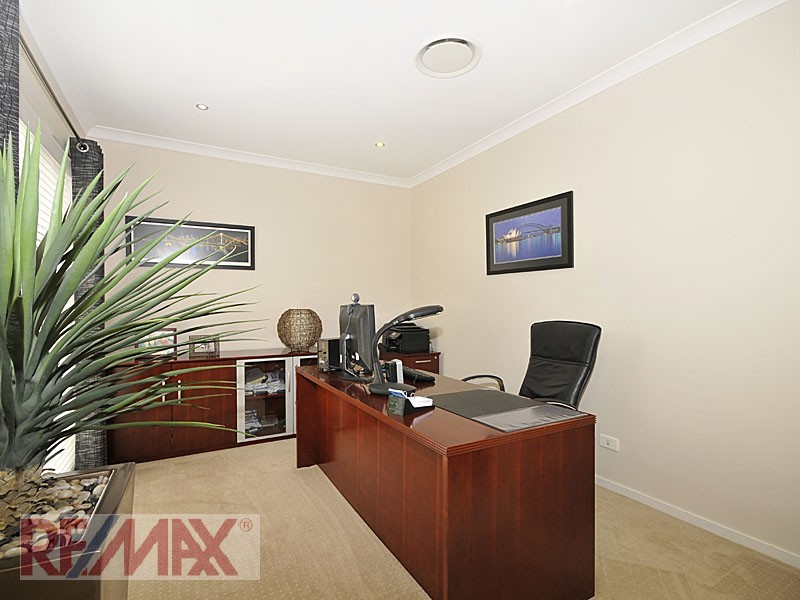 15 Buttonwood Cl, Albany Creek QLD 4035