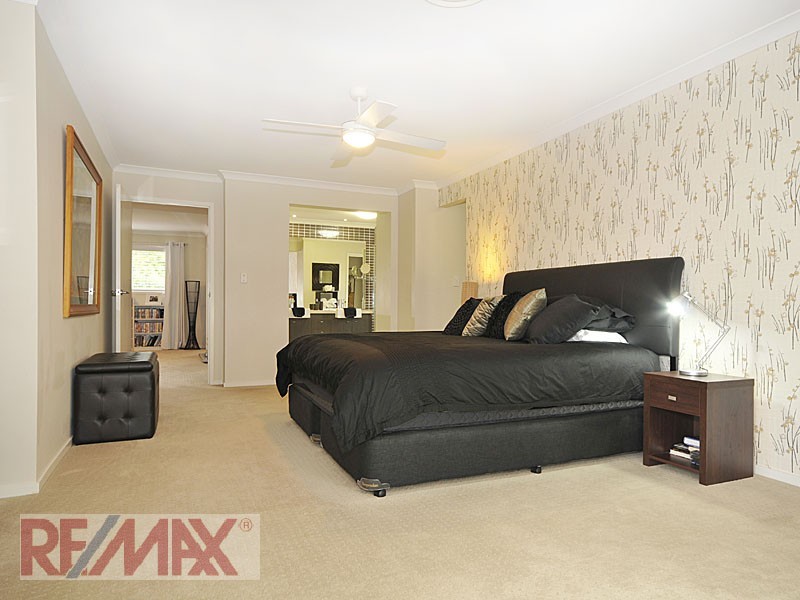 15 Buttonwood Cl, Albany Creek QLD 4035