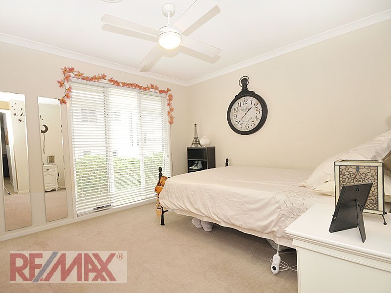 15 Buttonwood Cl, Albany Creek QLD 4035