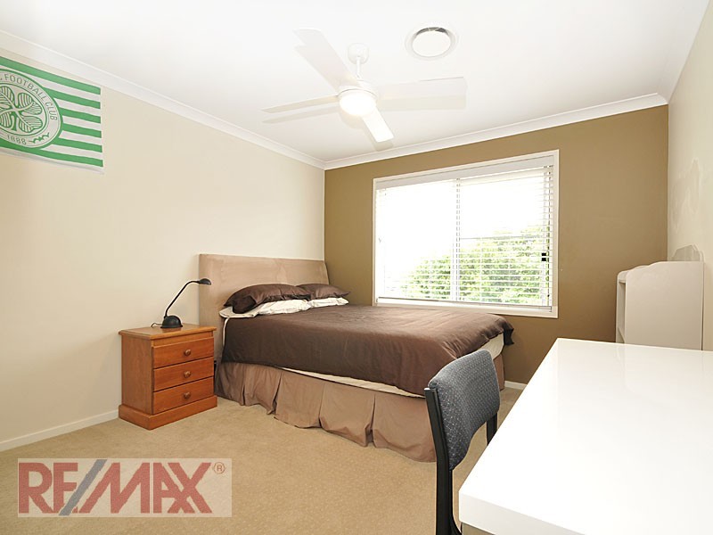 15 Buttonwood Cl, Albany Creek QLD 4035