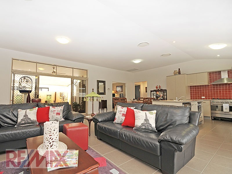 4 Petrie Cr, Aspley QLD 4034