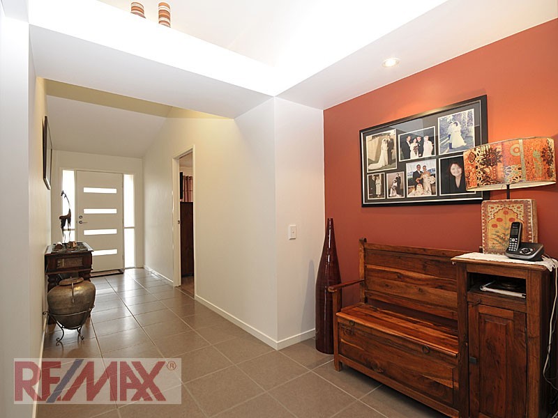 4 Petrie Cr, Aspley QLD 4034