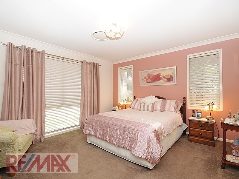 4 Petrie Cr, Aspley QLD 4034