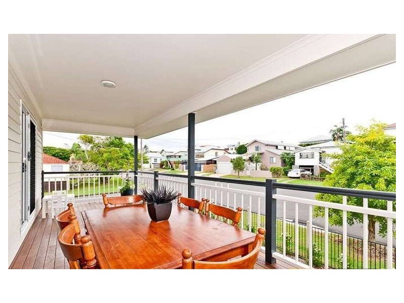 19 Agnes Street,, Shorncliffe QLD 4017