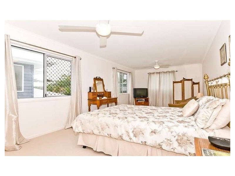 19 Agnes Street,, Shorncliffe QLD 4017