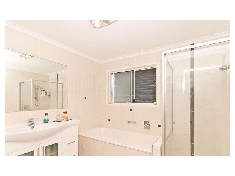 19 Agnes Street,, Shorncliffe QLD 4017