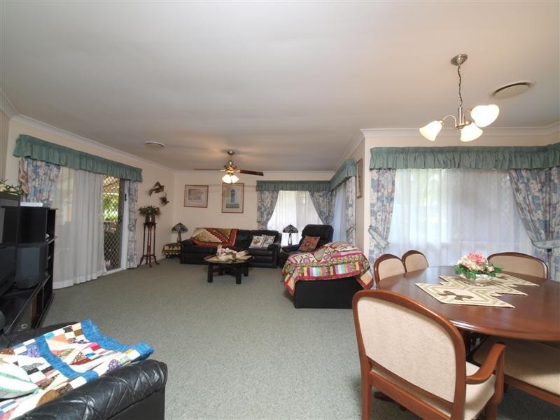 44 Gleneagles Cres, Albany Creek QLD 4035