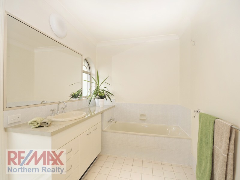 5 Champions Court, Albany Creek QLD 4035