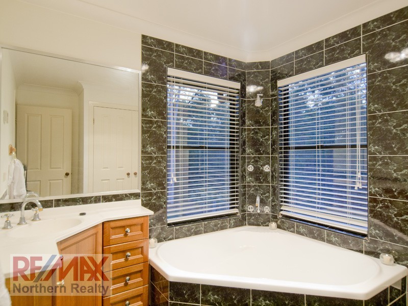 88 Weston Dve, Bunya QLD 4055