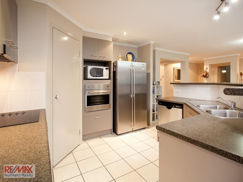 2 Bowerbird Ct, Cashmere QLD 4500