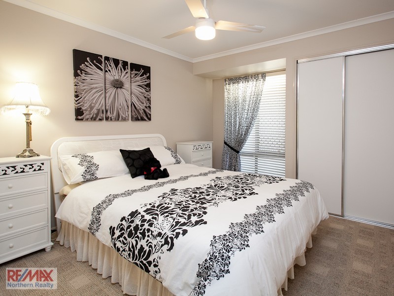 2 Bowerbird Ct, Cashmere QLD 4500