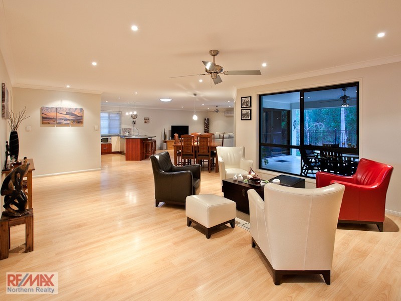 13 Bowerbird Ct, Cashmere QLD 4500