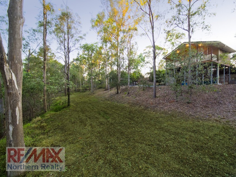 7 Drapers Road, Eatons Hill QLD 4037