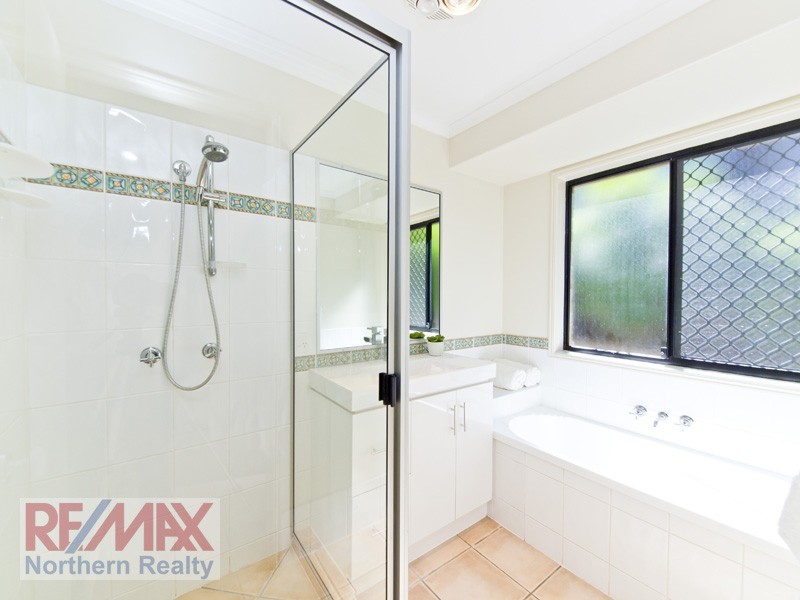 124 Saraband Drive, Eatons Hill QLD 4037