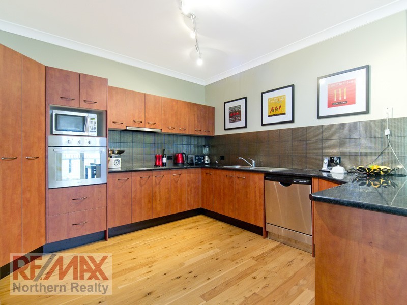 89 SARABAND DR, Eatons Hill QLD 4037