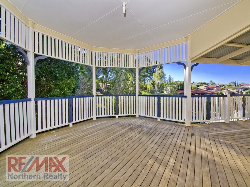 89 SARABAND DR, Eatons Hill QLD 4037