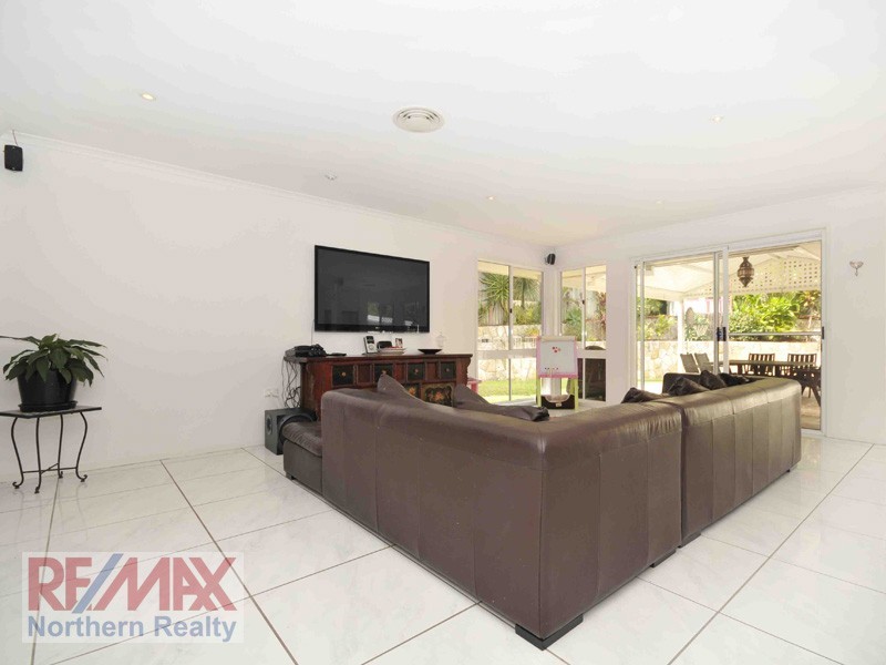 24 Turnberry Cr, Albany Creek QLD 4035