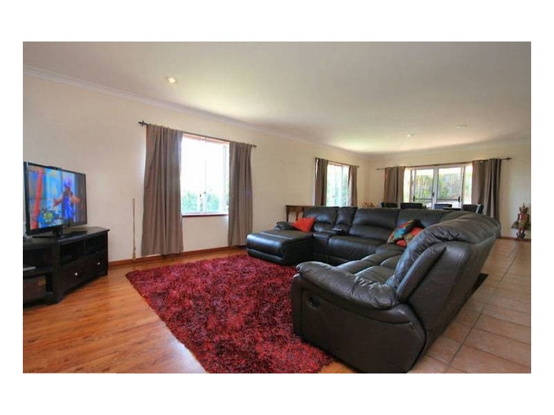 16 Turpentine Court, Albany Creek QLD 4035