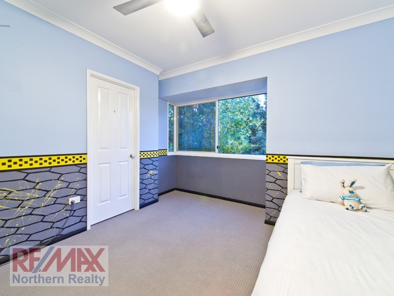 3 Tonnere Court, Eatons Hill QLD 4037