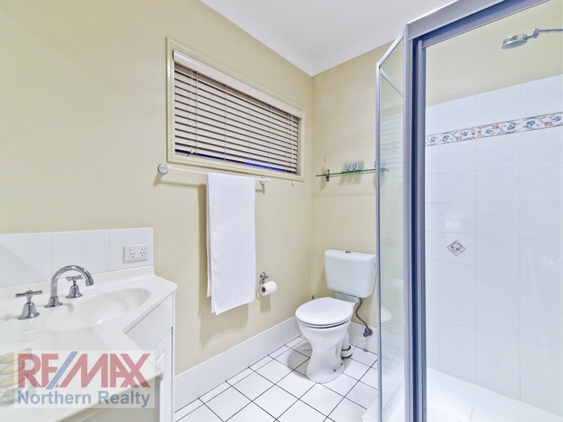 3 Tonnere Court, Eatons Hill QLD 4037