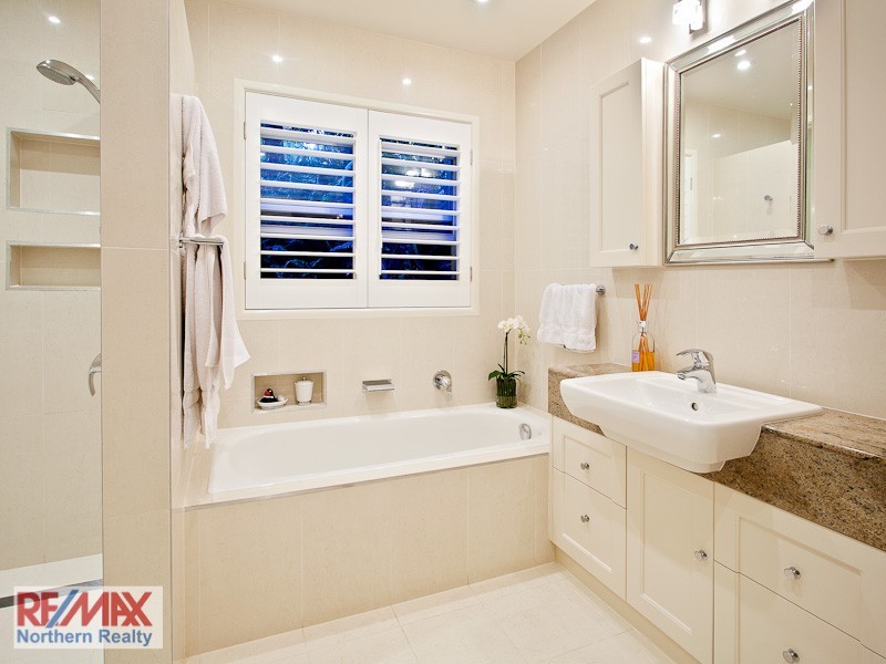 25 Cadiz Street, Indooroopilly QLD 4068