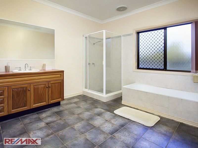 5 Calais Court, Joyner QLD 4500