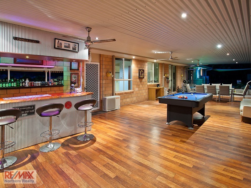 8 Edenderry Court, Eatons Hill QLD 4037