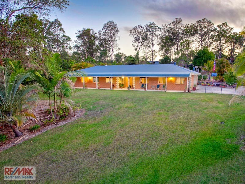 8 Edenderry Court, Eatons Hill QLD 4037