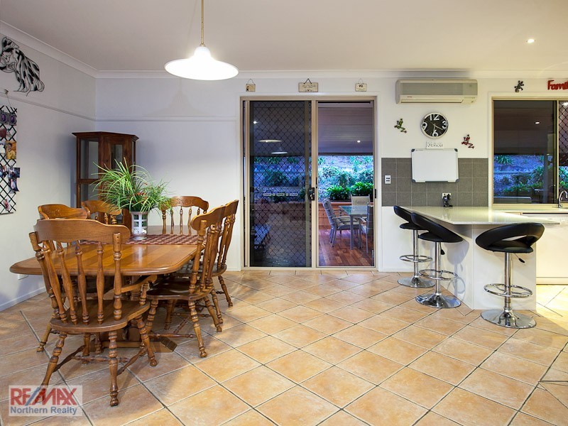 8 Edenderry Court, Eatons Hill QLD 4037