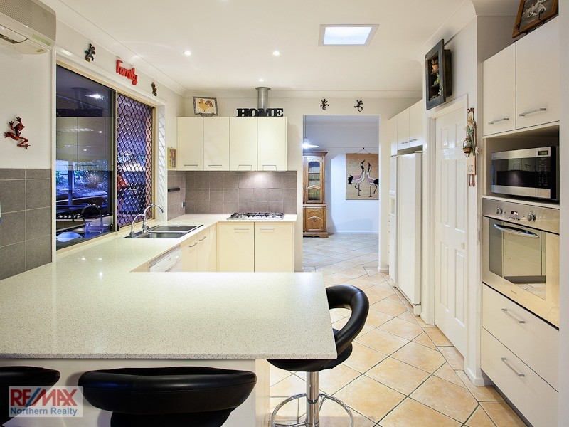 8 Edenderry Court, Eatons Hill QLD 4037