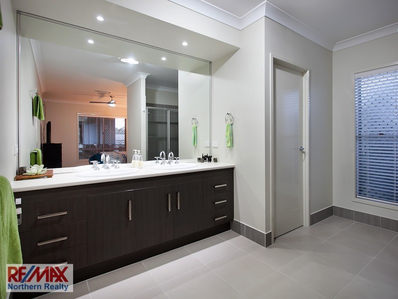 27 Barambah Circuit, Warner QLD 4500