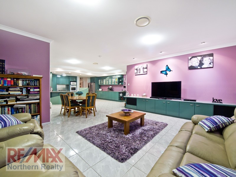 12 Allamanda Crescent, Albany Creek QLD 4035