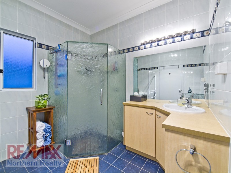 12 Allamanda Crescent, Albany Creek QLD 4035